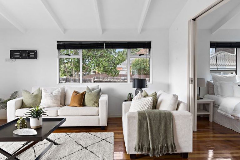 Photo of property in 1/6 Mcleod Road, Weymouth, Auckland, 2103