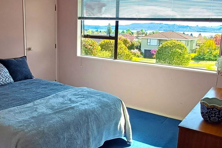 Photo of property in 1 Battersea Place, Richmond Heights, Taupo, 3330