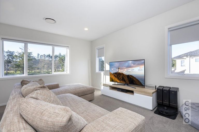 Photo of property in 11 Kahika Grove, Huapai, Kumeu, 0810