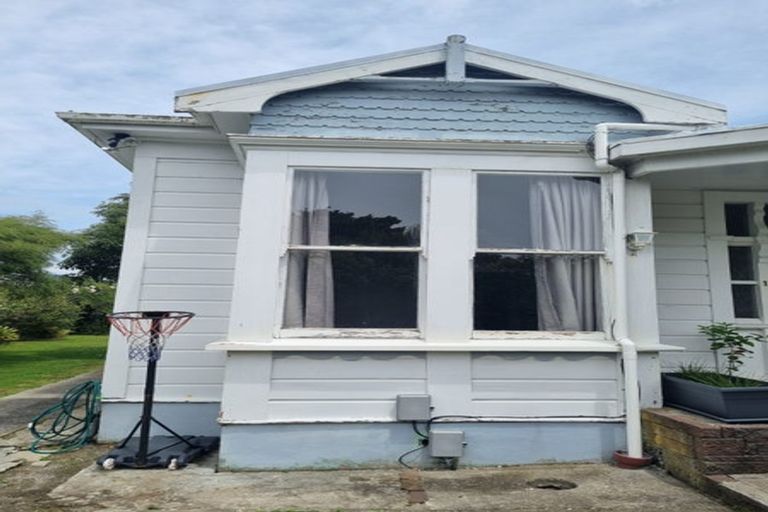 Photo of property in 15 Wai-iti Crescent, Woburn, Lower Hutt, 5010