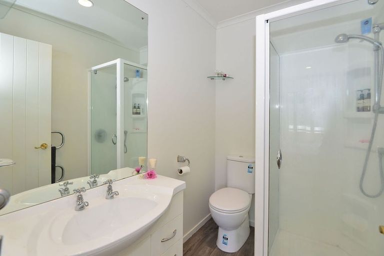 Photo of property in 15 Sundown Avenue, Manly, Whangaparaoa, 0930