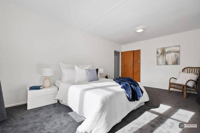 Photo of property in 43 Russell Road, Wainuiomata, Lower Hutt, 5014