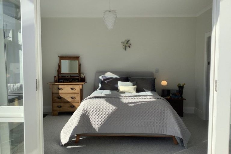 Photo of property in 5 Travancore Street, Island Bay, Wellington, 6023