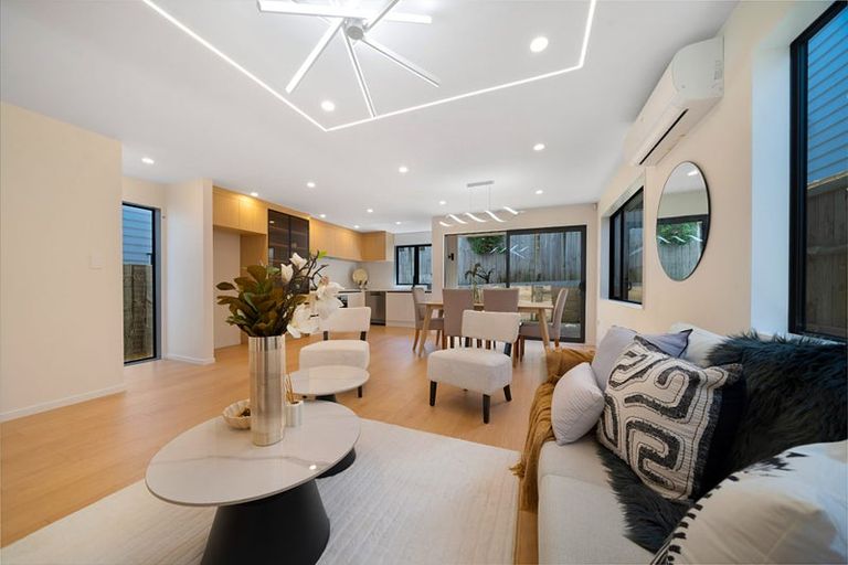 Photo of property in 6a Palmer Avenue, Glen Eden, Auckland, 0602