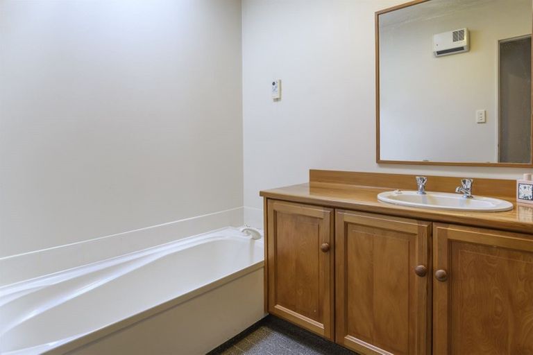 Photo of property in 96a Maxwells Road, Otumoetai, Tauranga, 3110