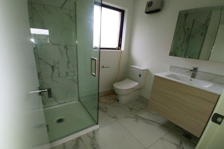 Photo of property in 1/176 Cambridge Terrace, Fairfield, Lower Hutt, 5011