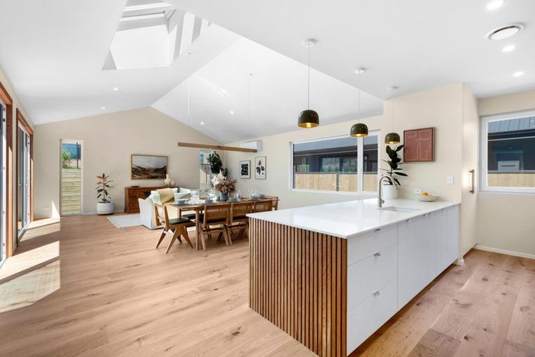 Photo of property in 35 Jack Hanley Drive, Jacks Point, Queenstown, 9371