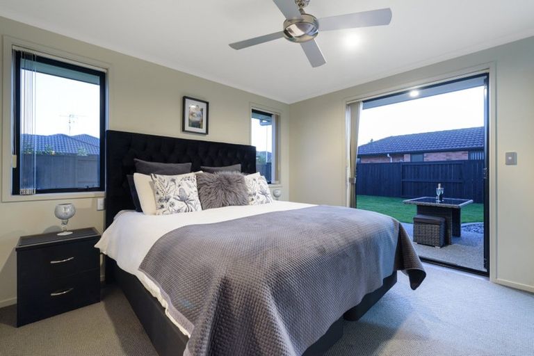 Photo of property in 82 Carrington Drive, Papamoa Beach, Papamoa, 3118