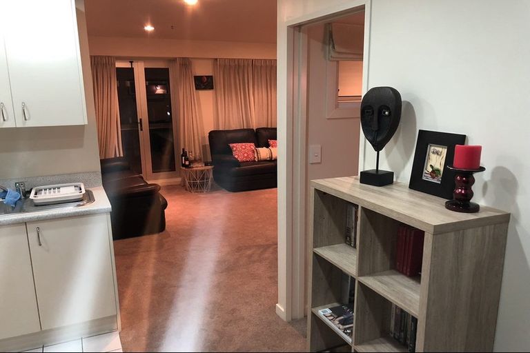 Photo of property in Terrace Heights Apartments, 6e/163 The Terrace, Wellington Central, Wellington, 6011