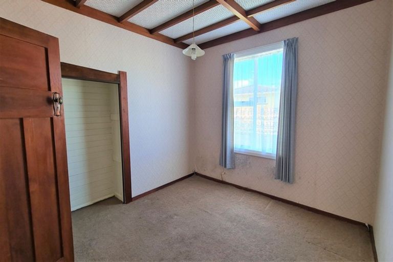 Photo of property in 16 Gisborne Terrace, Opunake, 4616