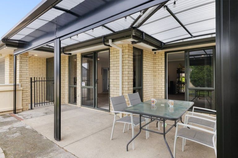 Photo of property in 2 Maara Close, Papamoa Beach, Papamoa, 3118