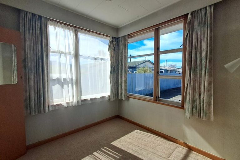 Photo of property in 5 Romilly Street, Westport, 7825