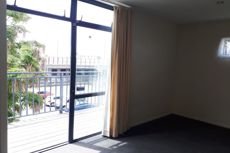 Photo of property in Krisley Court, 7/6 Ambrico Place, New Lynn, Auckland, 0600