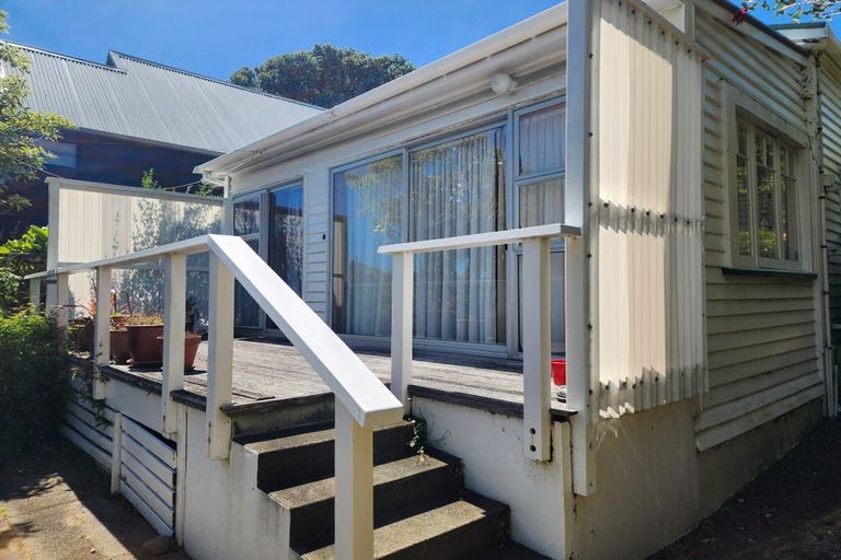 Photo of property in 87 Muritai Road, Eastbourne, Lower Hutt, 5013