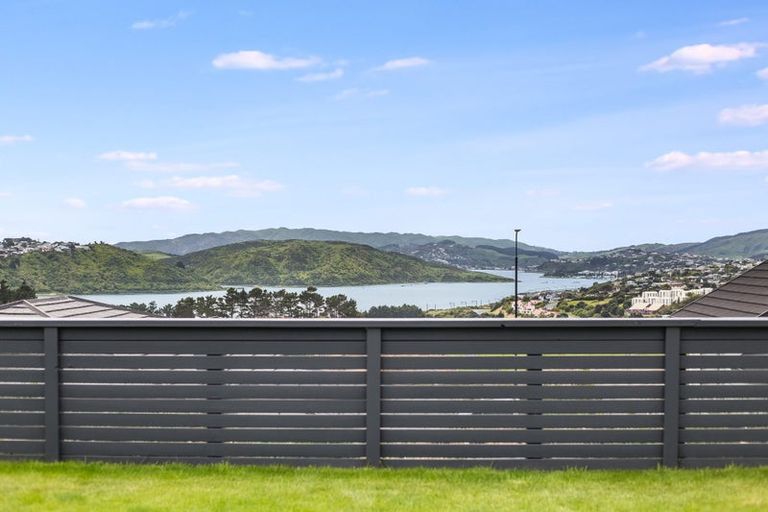 Photo of property in 10 Wangapeka Way, Aotea, Porirua, 5024