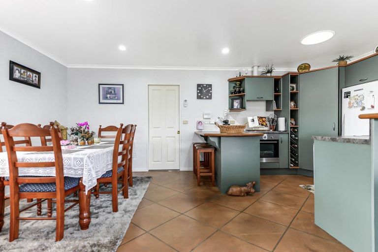 Photo of property in 15 Twickenham Place, Nawton, Hamilton, 3200