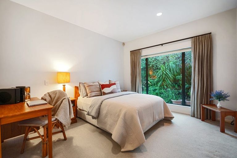 Photo of property in 28 Rosemary Avenue, Forrest Hill, Auckland, 0620