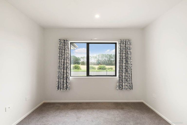 Photo of property in 6 Rere Awa Road, Glenbrook, 2681