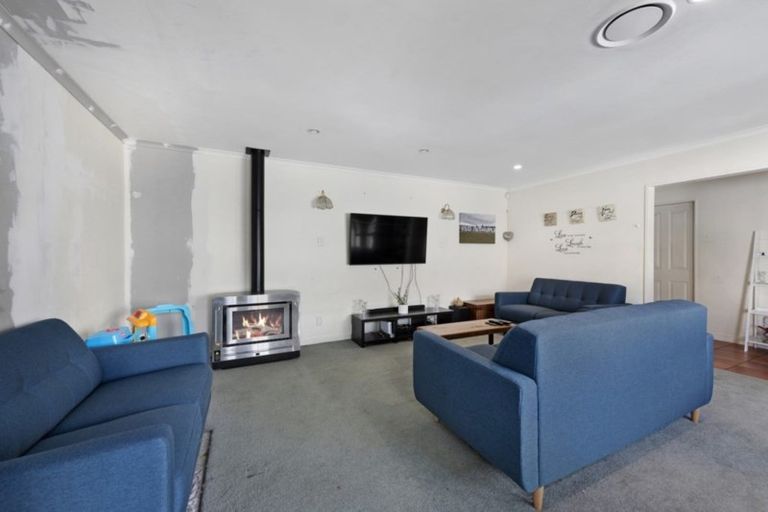 Photo of property in 20 Montana Road, Totara Park, Upper Hutt, 5018