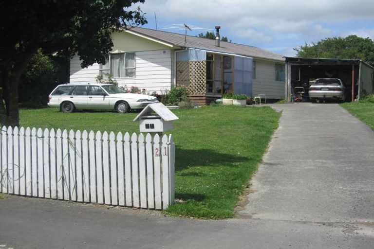 Photo of property in 21 Cambridge Street, Pahiatua, 4910
