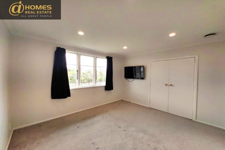 Photo of property in 13 Westall Road, New Lynn, Auckland, 0600