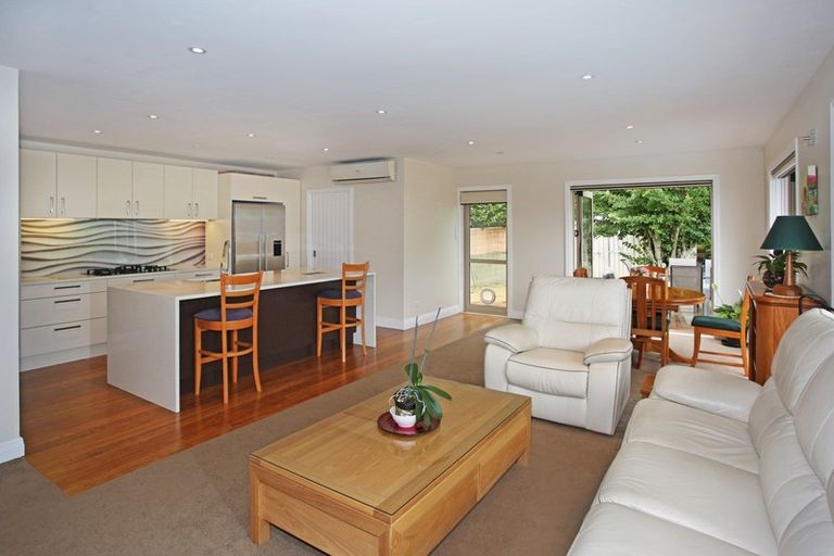 Photo of property in 10 Coulthard Terrace, Opaheke, Papakura, 2113