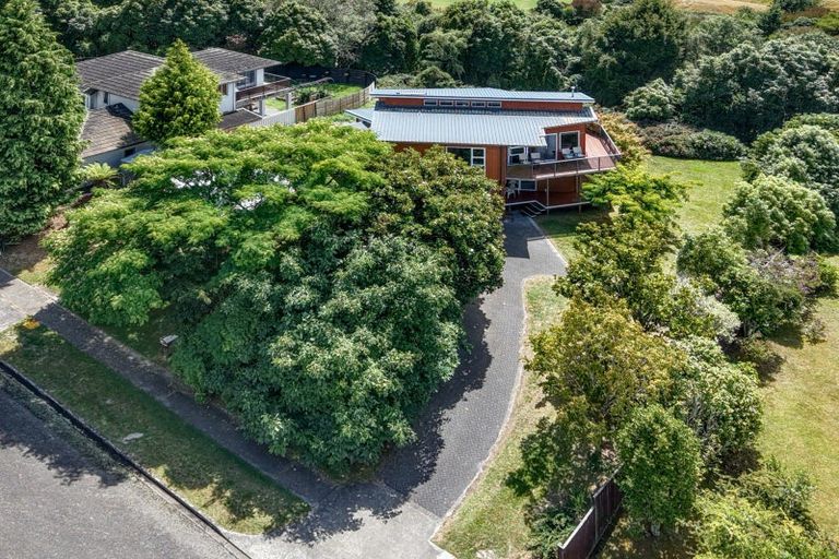 Photo of property in 22 Reeves Road, Acacia Bay, Taupo, 3330