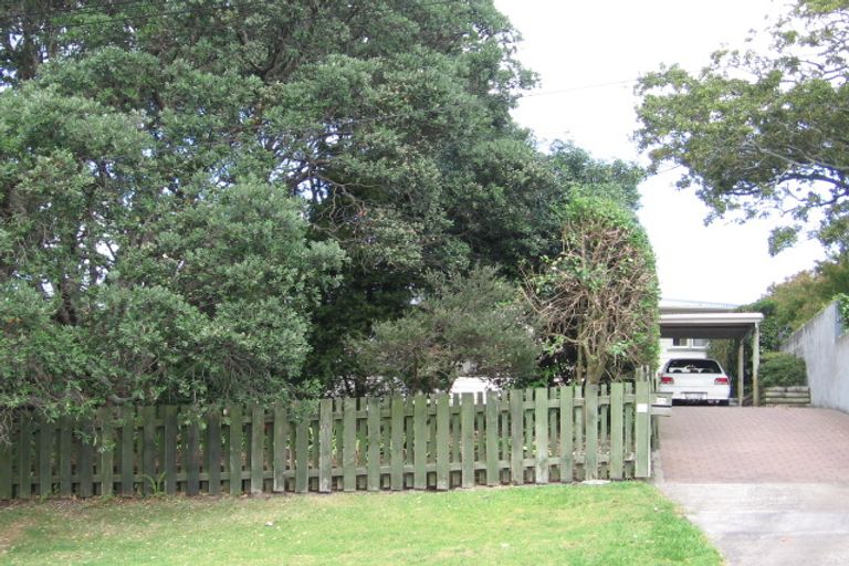 Photo of property in 35 Maritime Terrace, Birkenhead, Auckland, 0626