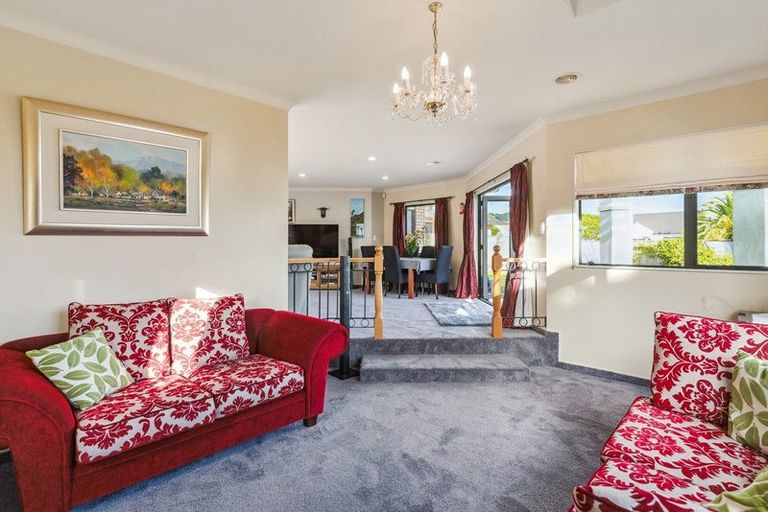 Photo of property in 1 Quadrant Heights, Paraparaumu, 5032