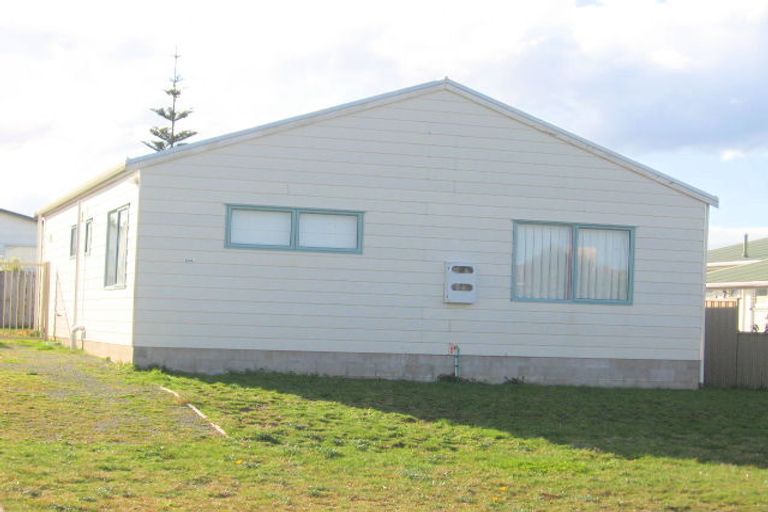 Photo of property in 121a Linton Crescent, Whangamata, 3620