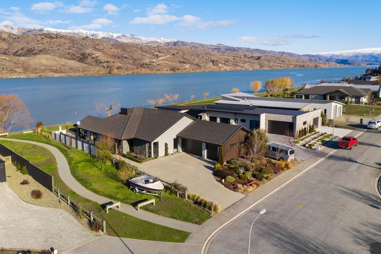 Photo of property in 28 De Bettencor Place, Mount Pisa, Cromwell, 9383