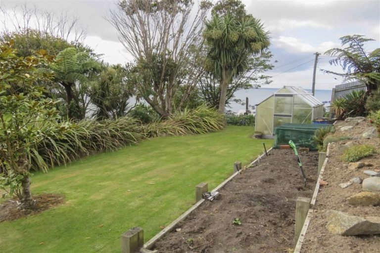 Photo of property in 86 Marine Parade, Bluff, 9814