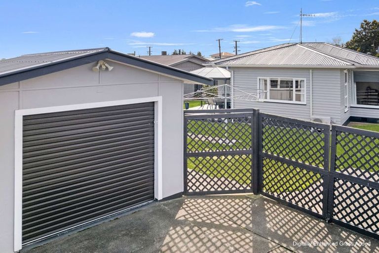 Photo of property in 16 Meadowvale Drive, Levin, 5510