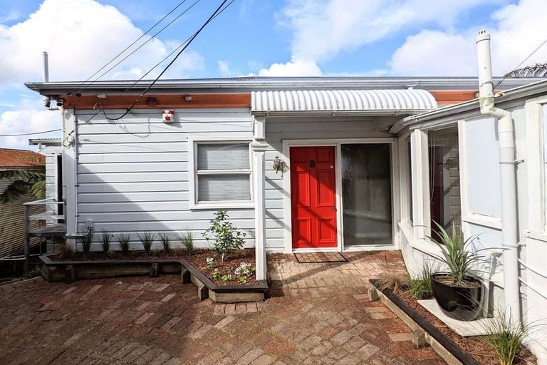 Photo of property in 3 Asquith Terrace, Brooklyn, Wellington, 6021