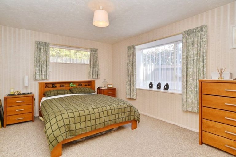 Photo of property in 2/11 Ludecke Place, Sockburn, Christchurch, 8042