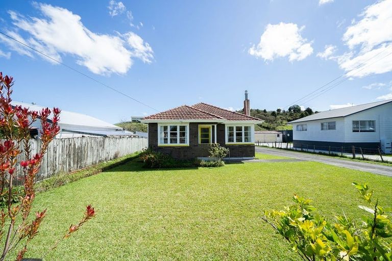 Photo of property in 63 Valley Road, Hikurangi, 0114