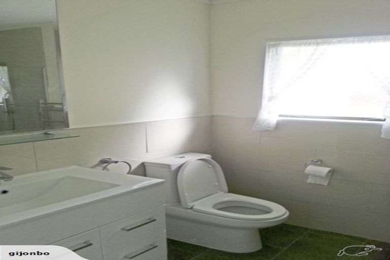 Photo of property in 10 Norval Road, Henderson, Auckland, 0610