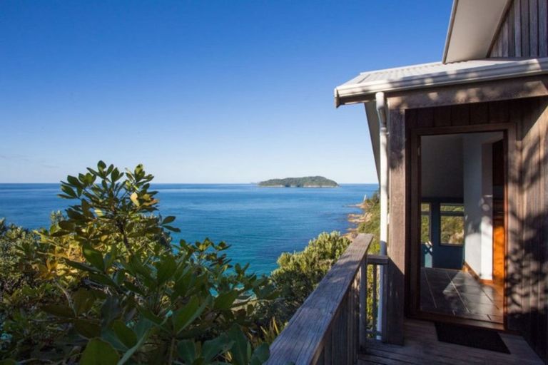 Photo of property in 61 Motuhoa Road, Tairua, 3508