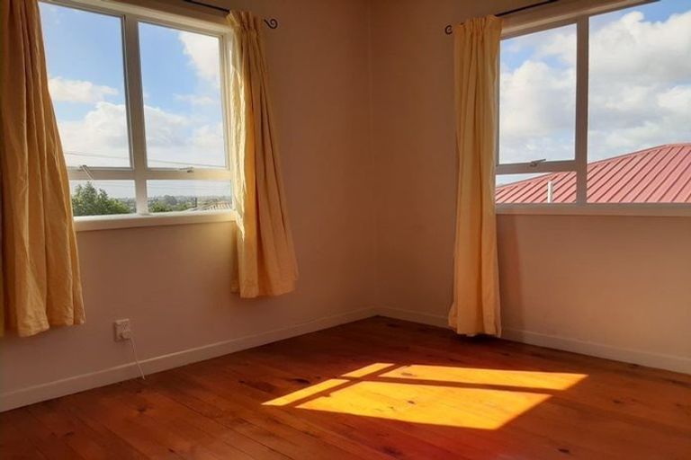 Photo of property in 62a Don Buck Road, Massey, Auckland, 0614