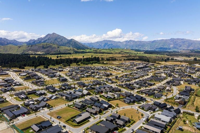 Photo of property in 12 Sawdon Street, Wanaka, 9305