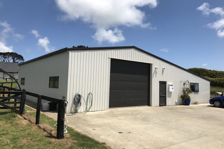 Photo of property in 323 Karioitahi Road, Karioitahi, Waiuku, 2683