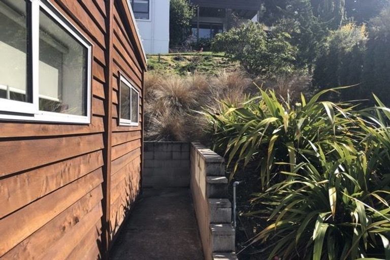 Photo of property in 129b Wynyard Crescent, Fernhill, Queenstown, 9300