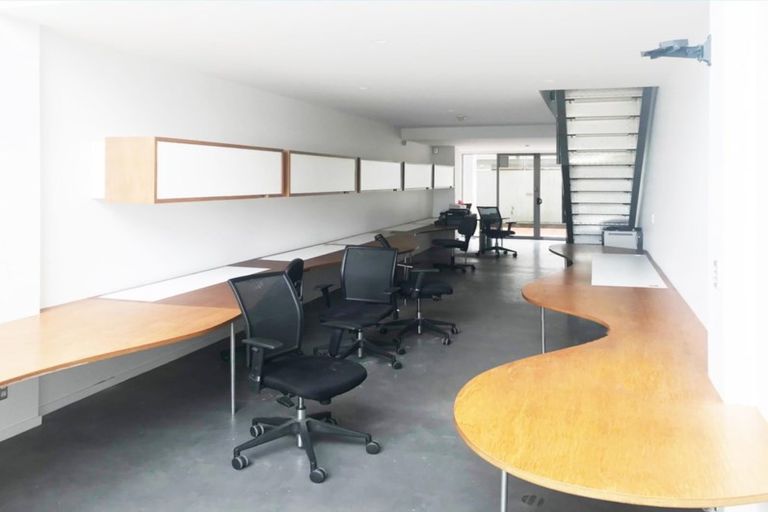 Photo of property in 19 Blake Road, Mangere East, Auckland, 2024