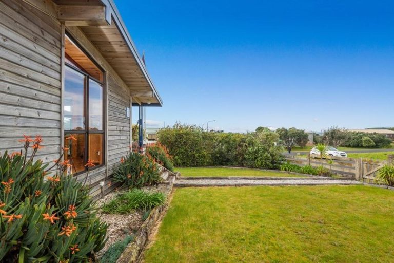 Photo of property in 19 Darroch Slope, Omaha, 0986