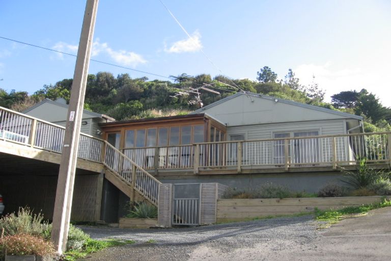 Photo of property in 69 Maungaraki Road, Korokoro, Lower Hutt, 5012