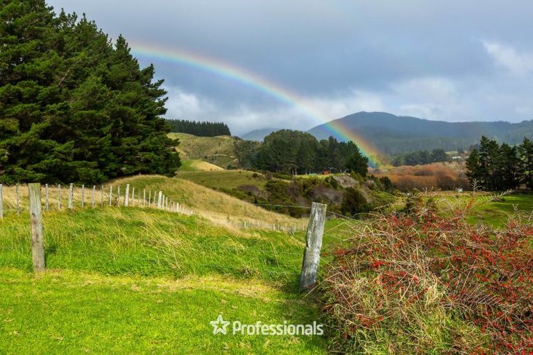 Photo of property in 1712 State Highway 2, Kaitoke, Upper Hutt, 5018