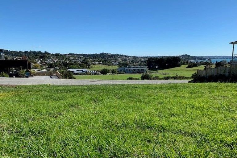 Photo of property in 2 Waititiro Rise, Stanmore Bay, Whangaparaoa, 0932