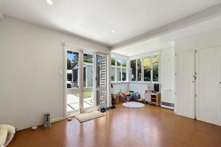 Photo of property in 71 Mcintyre Road, Mangere Bridge, Auckland, 2022
