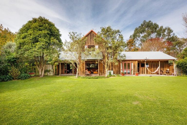 Photo of property in 220 Valley Views, Fitzherbert, Palmerston North, 4472