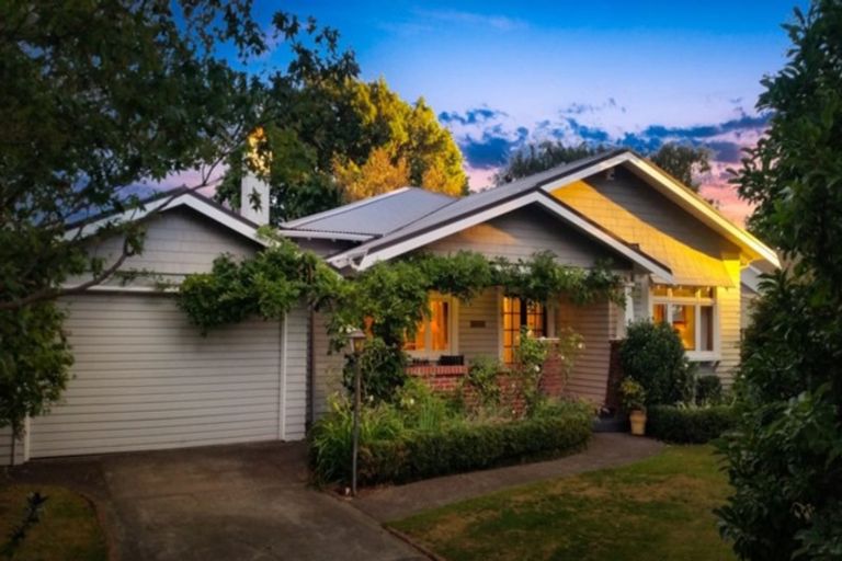 Photo of property in 18 Carlton Avenue, Gonville, Whanganui, 4501